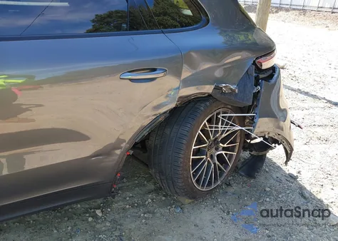 2023 Porsche Cayenne Platinum Edition из США, поврежденный, VIN WP1AA2AY9PDA07838